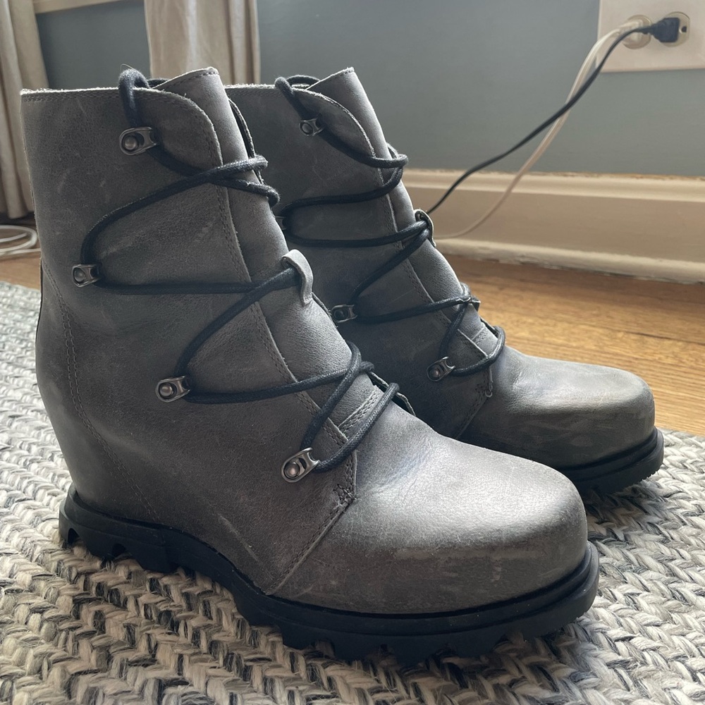 SOREL Joan Of Arctic Wedge III Booties Distressed Grey Leather Waterproof